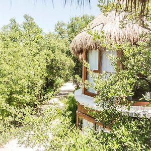 Mamasan Treehouses & Cabins